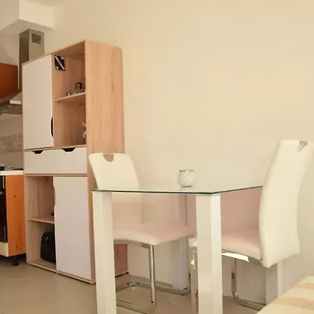 Holiday House 아파트