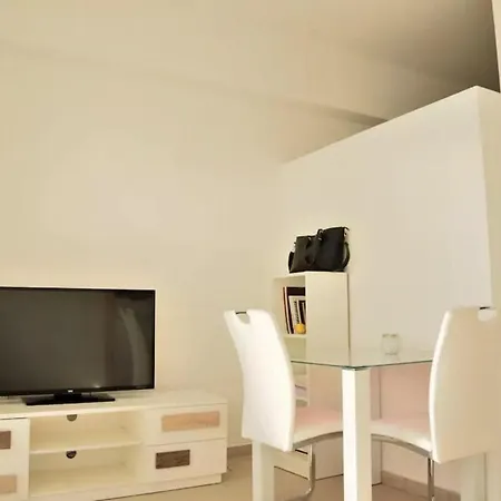 아파트 Holiday House