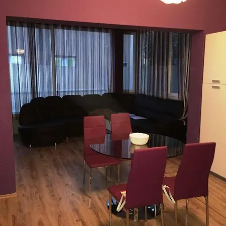 Holiday House *