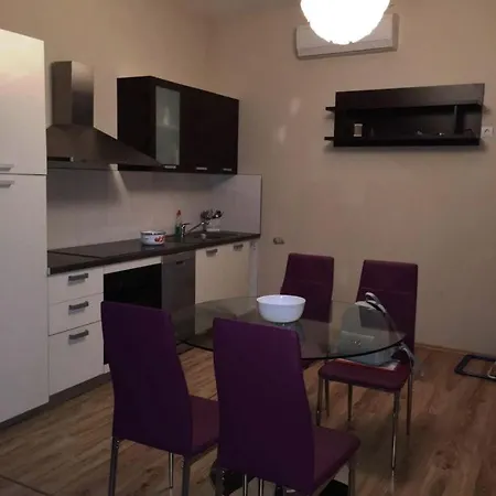 Holiday House شقة سبليت