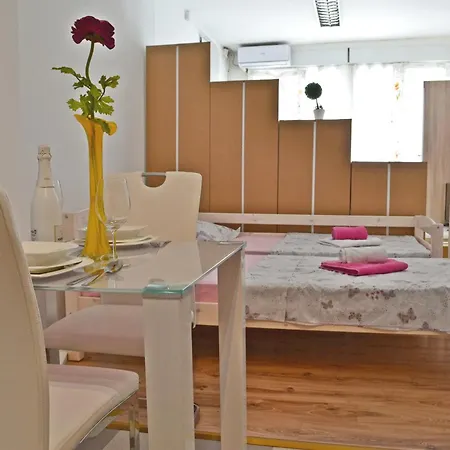 Holiday House شقة سبليت