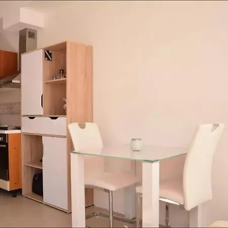 Holiday House * سبليت