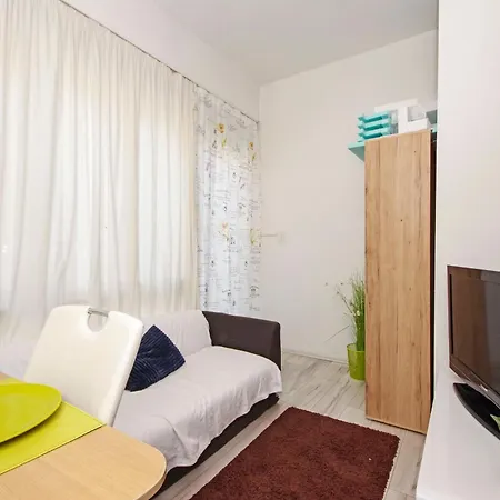 Holiday House شقة