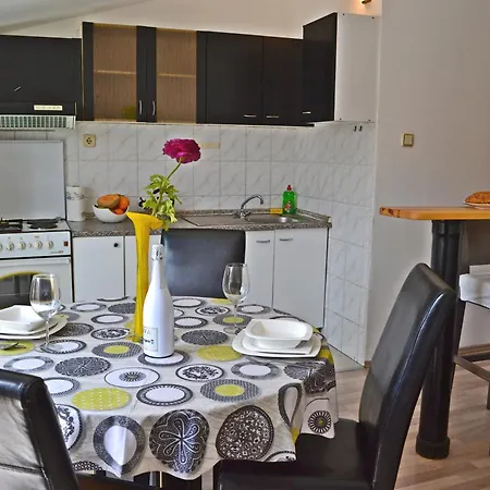 Holiday House سبليت