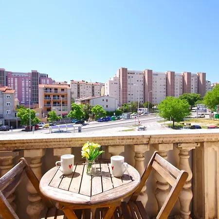 Holiday House شقة *