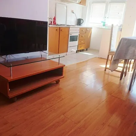 Holiday House سبليت