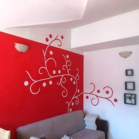 House דירה