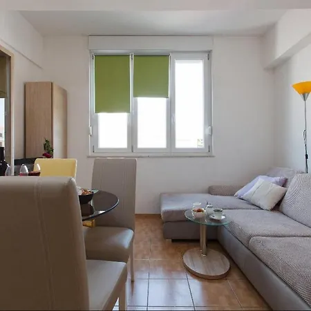 Holiday House *