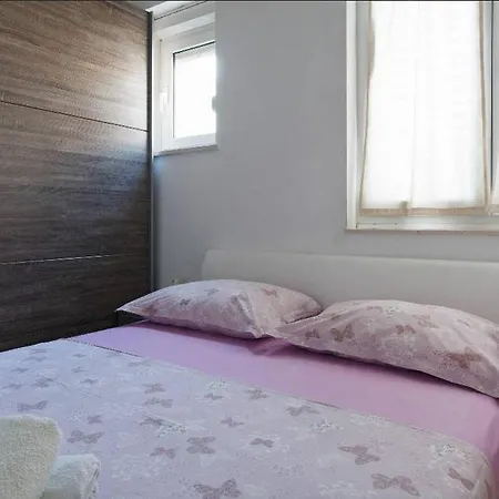 Holiday House شقة *